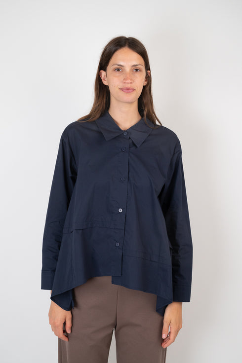 Asymmetrisches Hemd